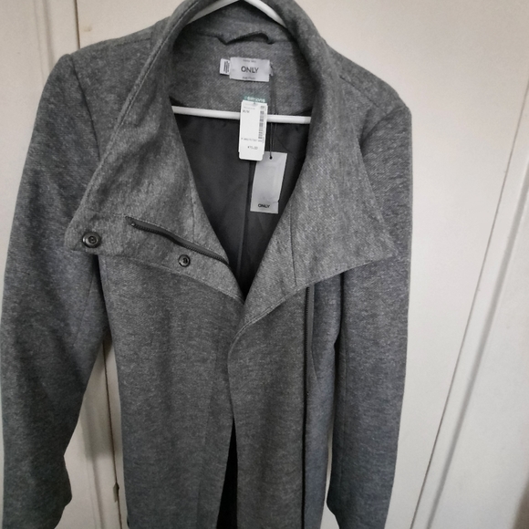 Coat - Picture 2 of 2